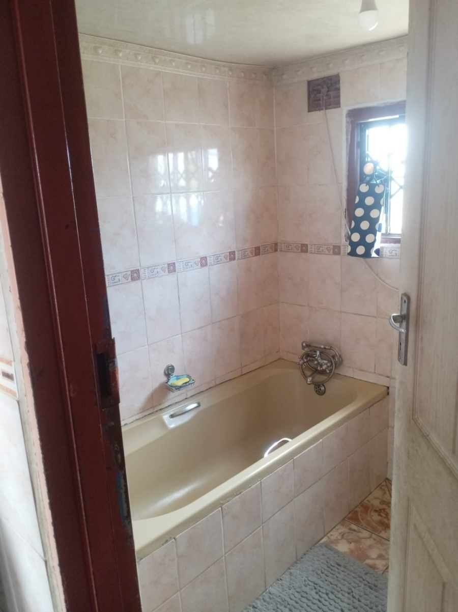 2 Bedroom Property for Sale in Mdantsane Nu 16 Eastern Cape